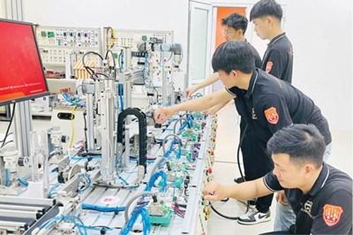 Đáp ứng yêu cầu nguồn nhân lực kỹ thuật và công nghệ