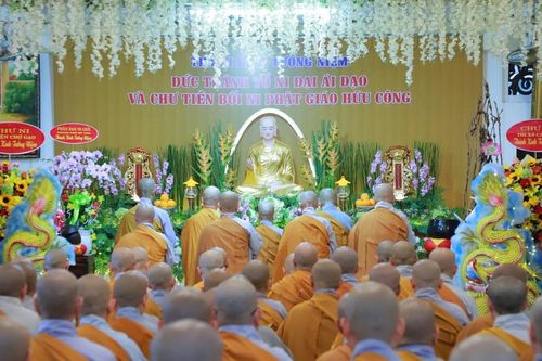Tiền Giang: Phân ban Ni giới tỉnh tưởng niệm Đức Thánh Tổ Ni Đại Ái Đạo và chư Ni tiền bối hữu công