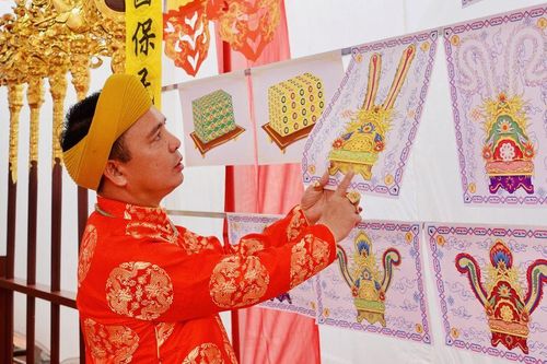 Đền Rừng tiên phong sử dụng mã tranh: Bước chuyển mình trong tín ngưỡng