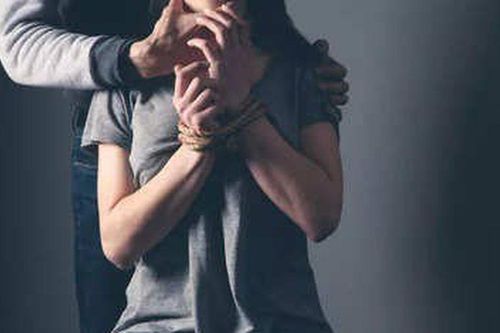 Phẫn nộ với nội dung trong nhóm kín của 7 người cha Nhật Bản về con gái mình