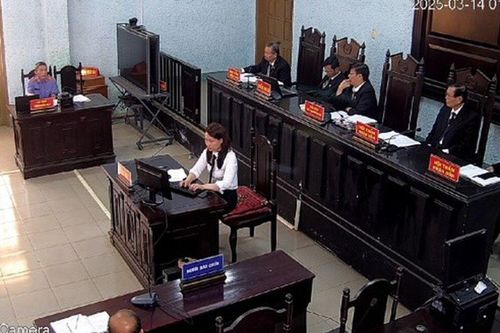 Giở trò với bé gái, 2 đối tượng lãnh tổng 25 năm tù