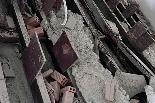 TPHCM: Nhanh chóng có phương án hỗ trợ gia đình bị sập nhà ven kênh Đôi