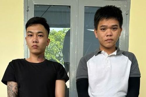 Bắt 2 đối tượng đổ xăng vào nhà trọ uy hiếp người vì mâu thuẫn tiền bạc