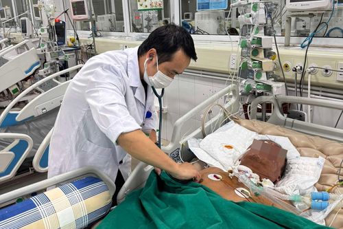 Chuyện về những bác sĩ 'xé' quy trình cứu người nguy kịch