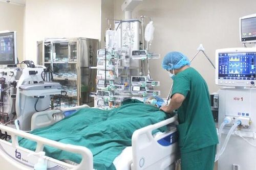 Hôn mê: Nguyên nhân, biểu hiện, cách điều trị và phòng bệnh