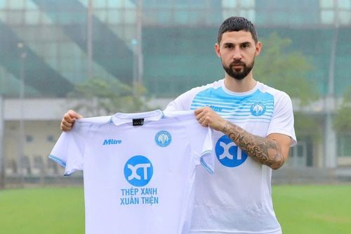 Cầu thủ nhập tịch đổ về V-League