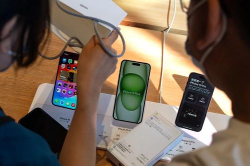 iPhone sắp không còn là 'số một' tại Foxconn