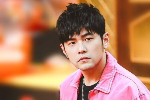 Người tung tin Châu Kiệt Luân thua cờ bạc bị bắt