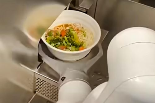 Quán mì làm món trong 48 giây gây sốt tại Trung Quốc