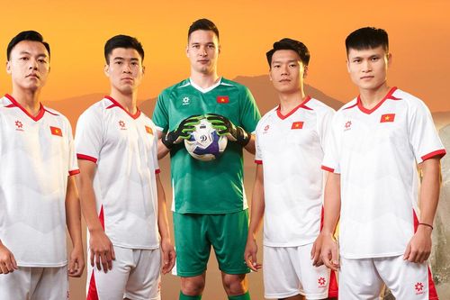 Tiến Linh, Hoàng Đức và Hồng Yêu, Thanh Nhã mang tinh thần 'Vinh quang Việt Nam' vào sân đấu