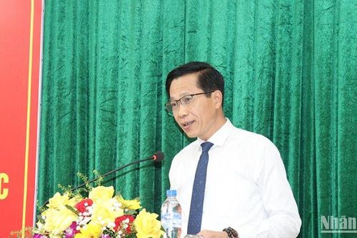 Bồi dưỡng phương pháp nghiên cứu khoa học lý luận chính trị cho giảng viên Trường Chính trị tỉnh Quảng Ngãi, Quảng Nam và Bình Định