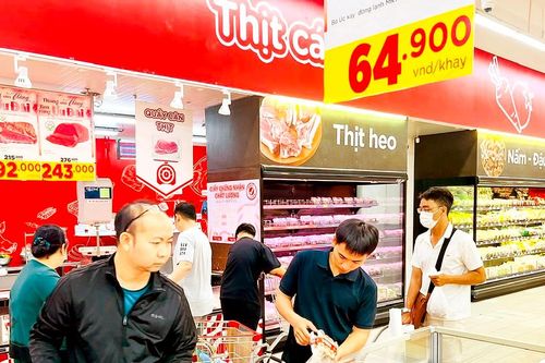 Sức mua kém, thịt heo vẫn tăng giá