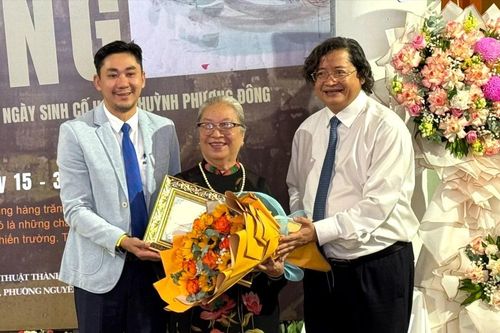 Khai mạc chuỗi triển lãm: Hành trình Huỳnh Phương Đông