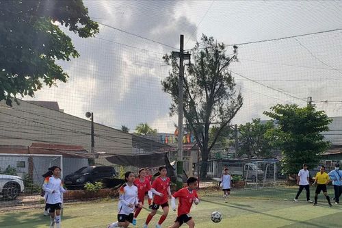 Hơn 200 VĐV tranh tài tại Giải bóng đá nữ học sinh TP Cần Thơ