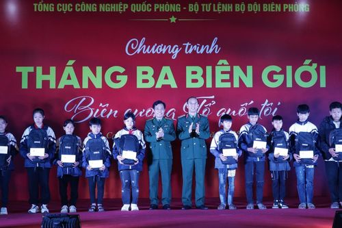 Nhiều hoạt động thiết thực, ý nghĩa trong chương trình 'Tháng Ba biên giới' tại Cao Bằng