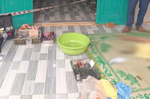 Người đàn ông gọi điện đến công an đầu thú sau khi sát hại vợ cũ