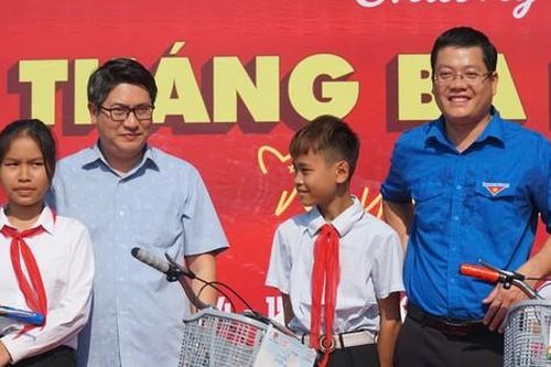 Tuổi trẻ thành phố Huế hướng về biên cương Tổ quốc