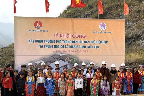 Khởi công trường học 100 tỷ đồng thầy Nguyễn Xuân Khang tặng học trò vùng cao