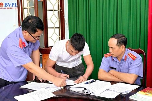 VKSND huyện Krông Năng vận động thành công đối tượng trốn truy nã đặc biệt ra đầu thú