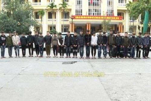 Bắt giữ nhóm thiếu niên sử dụng hung khí gây rối trật tự công cộng