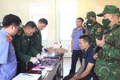 Kiểm sát vụ bắt giữ đối tượng vận chuyển trái phép chất ma túy số lượng 'khủng'