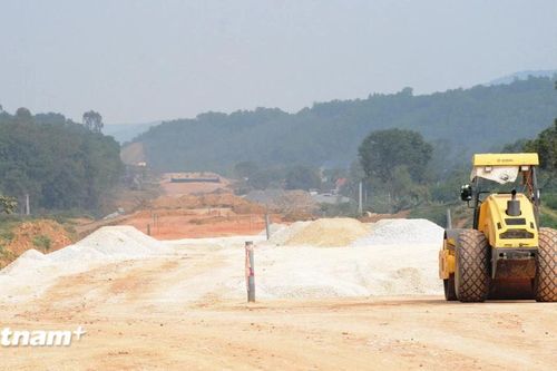 Long An sẽ hoàn thành giải phóng mặt bằng 1.000ha cho các dự án phát triển KT-XH