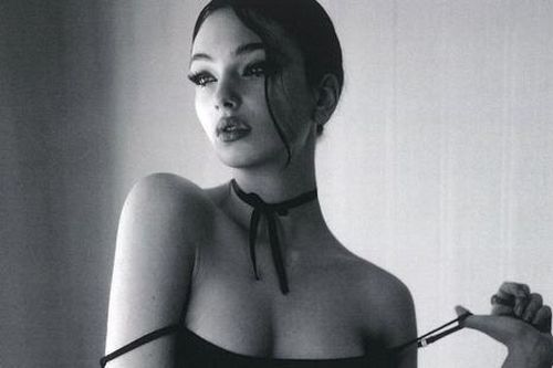 Mỹ nhân phim 18+ hot nhất hiện tại, sắc vóc nóng bỏng tựa búp bê sống