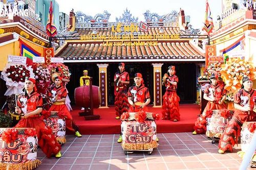 Đặc sắc lễ hội đình làng Thạc Gián lần thứ 8