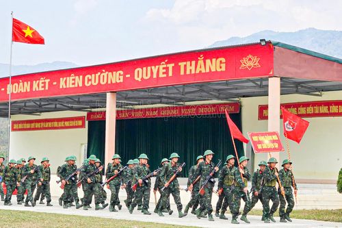 Giọt mồ hôi trên thao trường huấn luyện