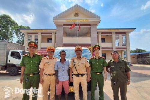 Xác minh vụ va chạm, phát hiện 1 xe khách 16 chỗ bị trộm tại Thành phố Hồ Chí Minh trên đường di chuyển về Đồng Nai