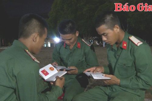 Quản lý tốt chiến sĩ mới qua mô hình 'Tổ cùng tiến'