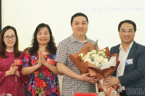 Nhà văn Hoàng Anh Tuấn được bầu làm Chi hội trưởng Chi hội Văn Lào Cai