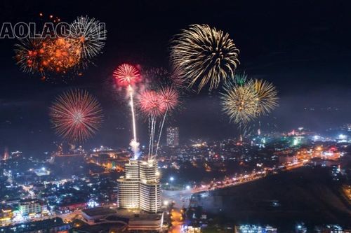 Thành phố Lào Cai nhiều lần được chọn là trung tâm tỉnh lỵ trong quá trình thay đổi địa giới hành chính