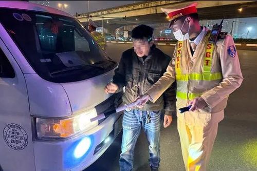 Xe 'độ' đèn dễ gây tai nạn giao thông