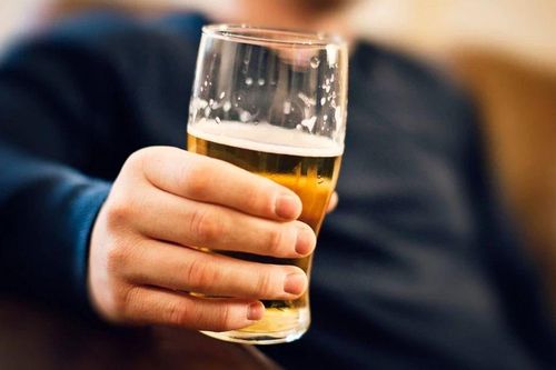 Thói quen cực kỳ nguy hại vào buổi tối hủy hoại thận, nhiều người Việt hay làm