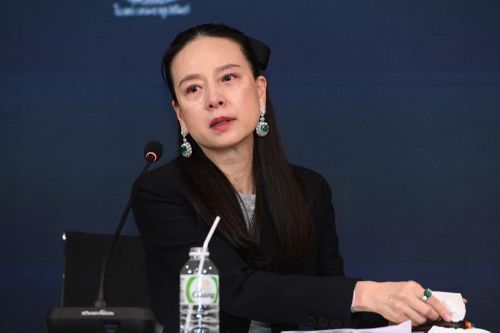 Dính lùm xùm kiện cáo, madam Pang từ chối dự đám cưới nhà đối thủ