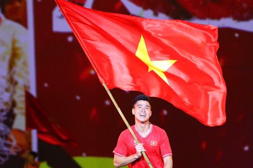 Duy Mạnh tái hiện khoảnh khắc 'Thường Châu tuyết trắng'