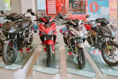 Giá xe máy Honda mới nhất giảm cực mạnh, SH, Vision và Air Blade rẻ kỷ lục, thậm chí có loại dưới cả niêm yết