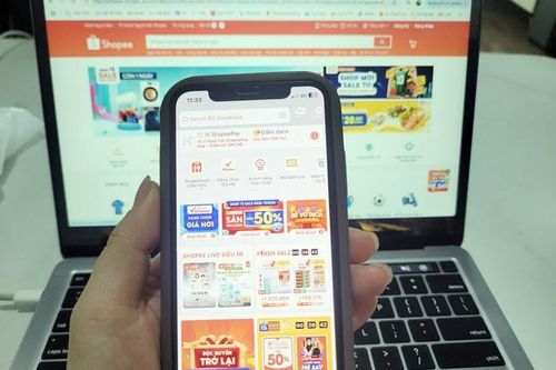 Tăng phí sàn thương mại điện tử có làm giá hàng hóa đẩy cao, người mua tốn kém?