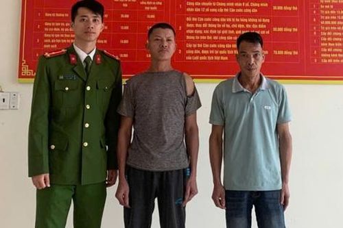 Công an xã phát hiện người đàn ông biểu hiện không bình thường đi lạc