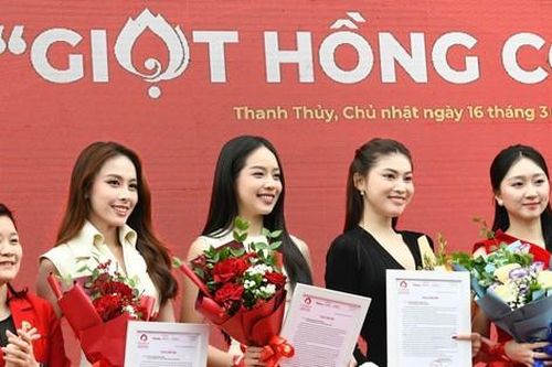 Hoa hậu Thanh Thủy, Á hậu Ngọc Thảo tham gia hiến máu tại Giọt hồng cội Việt 2025