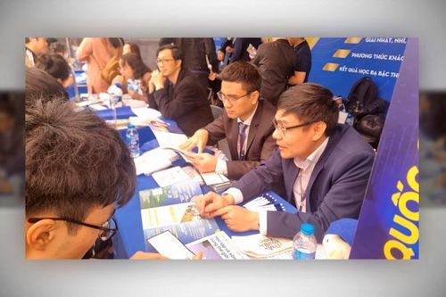 Gần 20 nghìn học sinh tham gia Ngày hội Tư vấn tuyển sinh - hướng nghiệp tại Hà Nội
