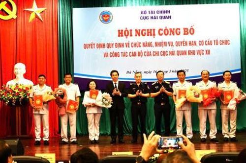 Công bố quyết định thành lập và ra mắt Chi cục Hải quan Khu vực XII