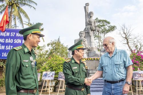 Dâng hương tưởng niệm 504 thường dân Sơn Mỹ bị thảm sát