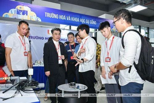 Đầu tư đại học trọng điểm, phát triển công nghệ, kỹ thuật