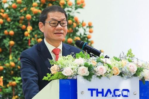 Ông Trần Bá Dương rời danh sách tỷ phú USD; vụ Coca-Cola vẫn đang rắc rối