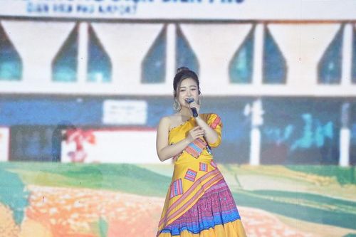 Ca sĩ Dương Hoàng Yến thể hiện ca khúc do Al sáng tác