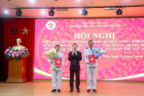 Công bố quyết định về tổ chức bộ máy và cán bộ ngành Hải quan Quảng Ninh