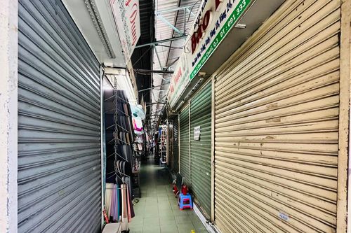 Phát triển chợ truyền thống - Bài 1: Ế ẩm, vắng khách do sức mua yếu