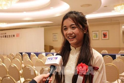 Du học sinh Việt Nam được vinh danh trong lễ tốt nghiệp của học bổng báo Asahi